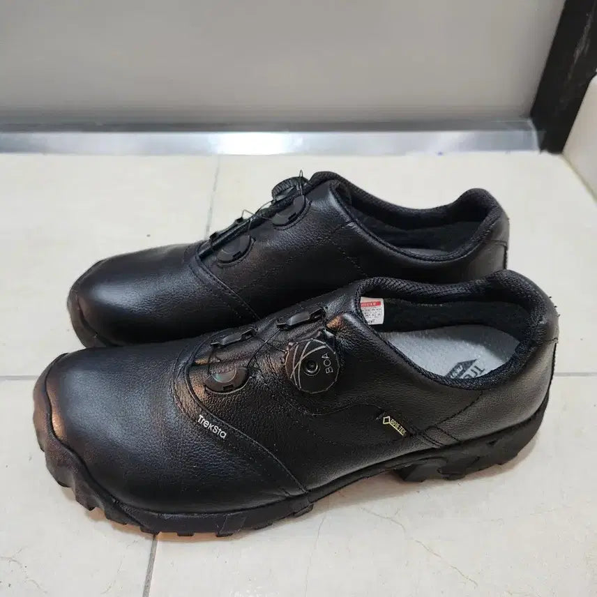 [BUNJANG] Treksta City GTX Gore-Tex Hiking Shoes / 트렉스타 고어텍스 시티GTX 285