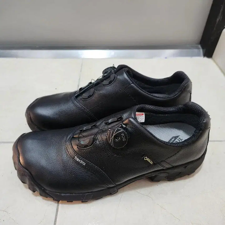 [BUNJANG] Treksta City GTX Gore-Tex Hiking Shoes / 트렉스타 고어텍스 시티GTX 285