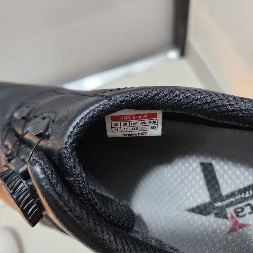 [BUNJANG] Treksta City GTX Gore-Tex Hiking Shoes / 트렉스타 고어텍스 시티GTX 285