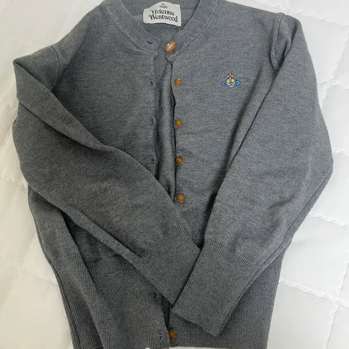 [SOLD OUT] 비비안웨스트우드 크롭 가디건