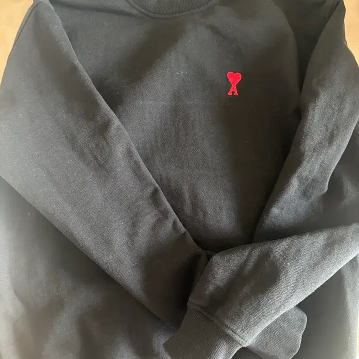 [BUNJANG] Ami Small Logo Sweatshirt (Black) / 아미 스몰로고 맨투맨 s