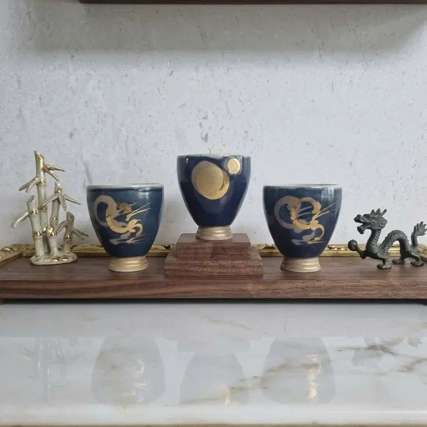 [BUNJANG] Unbo Kim Ki Chang Studio Gold Porcelain Wine Cup Set / (희귀 소장템) 운보 김기창 공방 금채 도자 술잔 세트 (3P)
