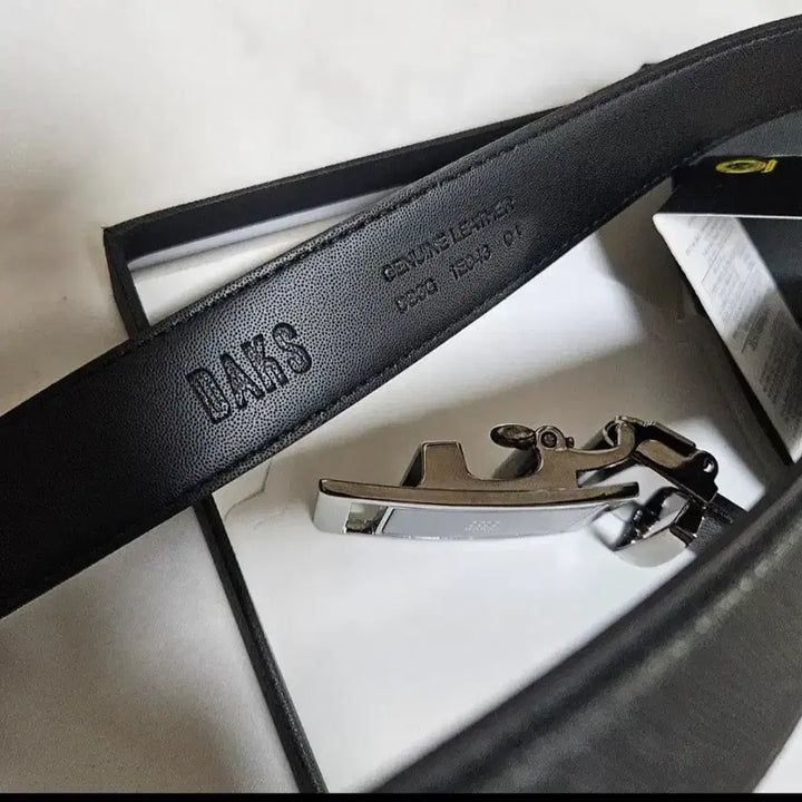 [BUNJANG] Daks Black Leather Belt / 닥스 블랙 가죽 남성 벨트 선물포장 허리39인찌 까지 가능합니다