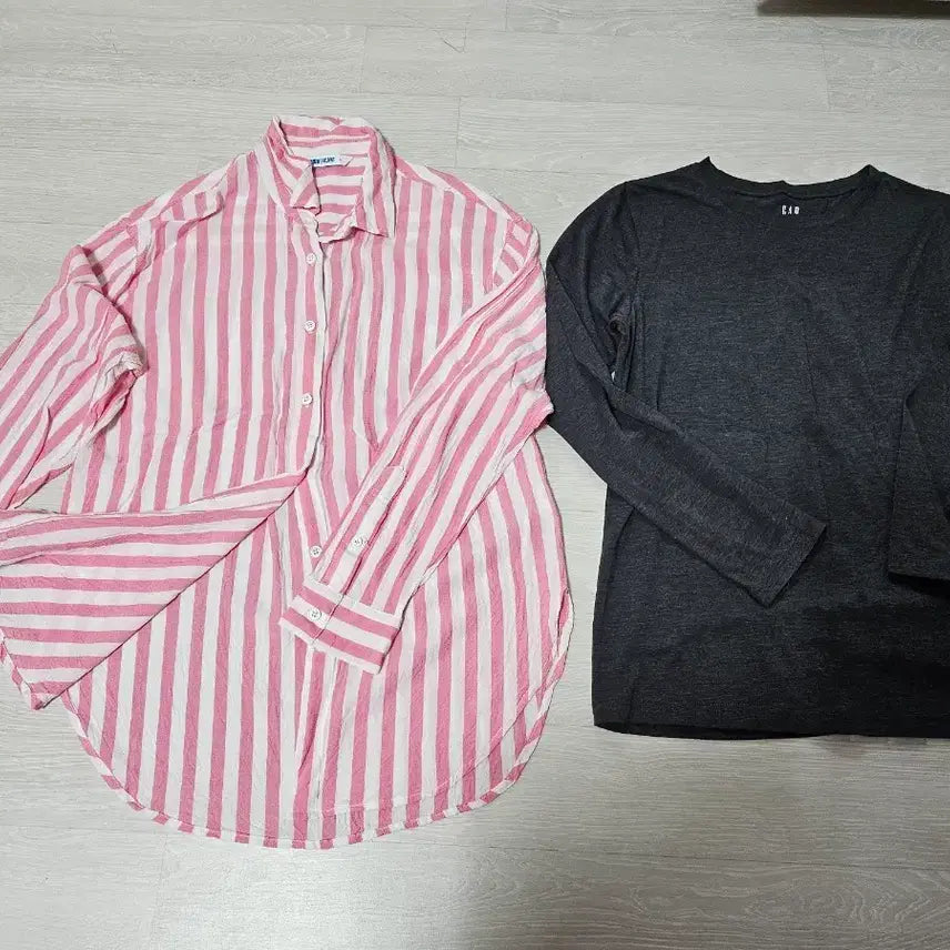 [BUNJANG] Gap Long Sleeve T-shirt and Striped Shirt Set / 갭 긴팔티 + 스트라이프 셔츠 세트