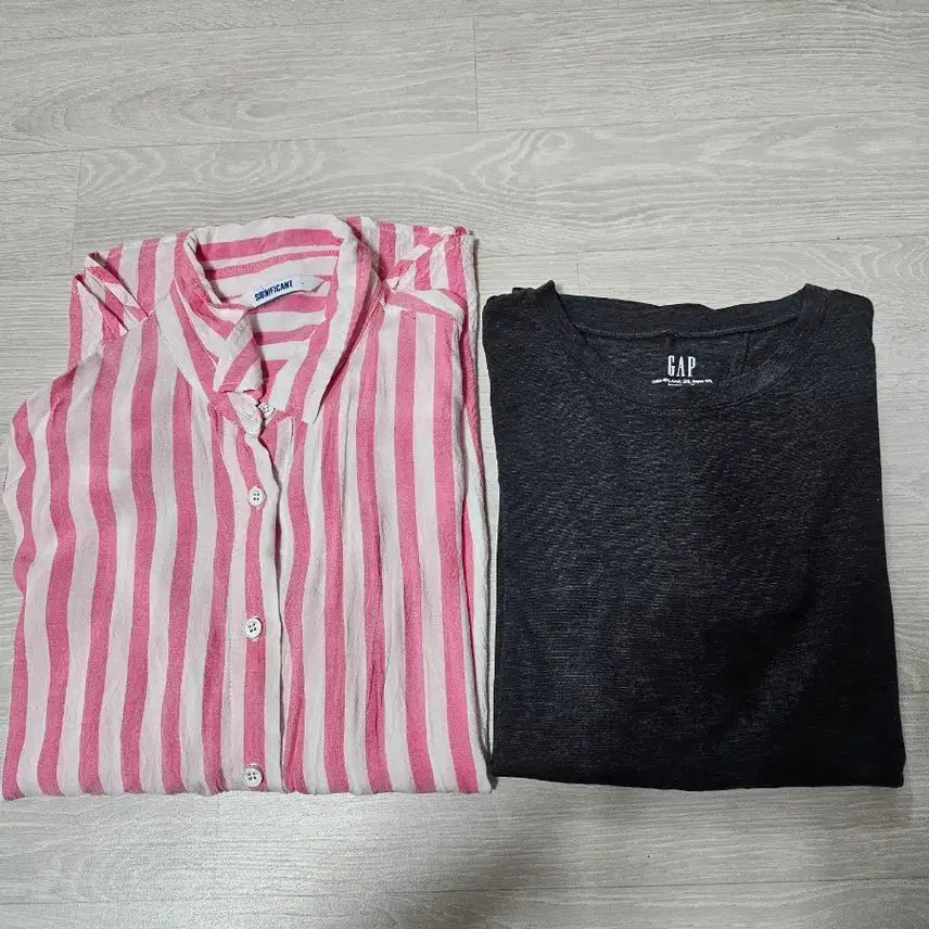 [BUNJANG] Gap Long Sleeve T-shirt and Striped Shirt Set / 갭 긴팔티 + 스트라이프 셔츠 세트