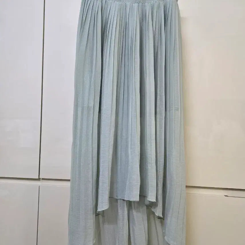 [BUNJANG] Light Blue Asymmetrical Pleated Long Skirt / 연청색 언발란스 플리츠 롱 스커트