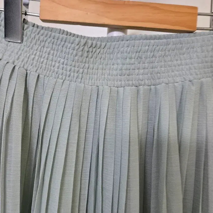 [BUNJANG] Light Blue Asymmetrical Pleated Long Skirt / 연청색 언발란스 플리츠 롱 스커트
