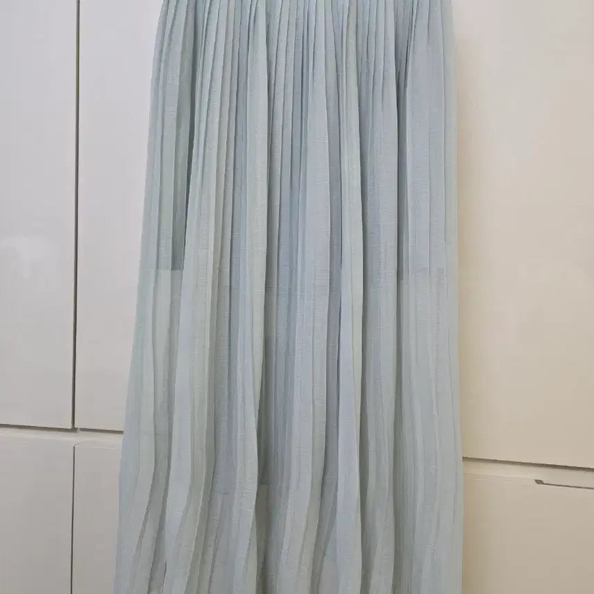 [BUNJANG] Light Blue Asymmetrical Pleated Long Skirt / 연청색 언발란스 플리츠 롱 스커트