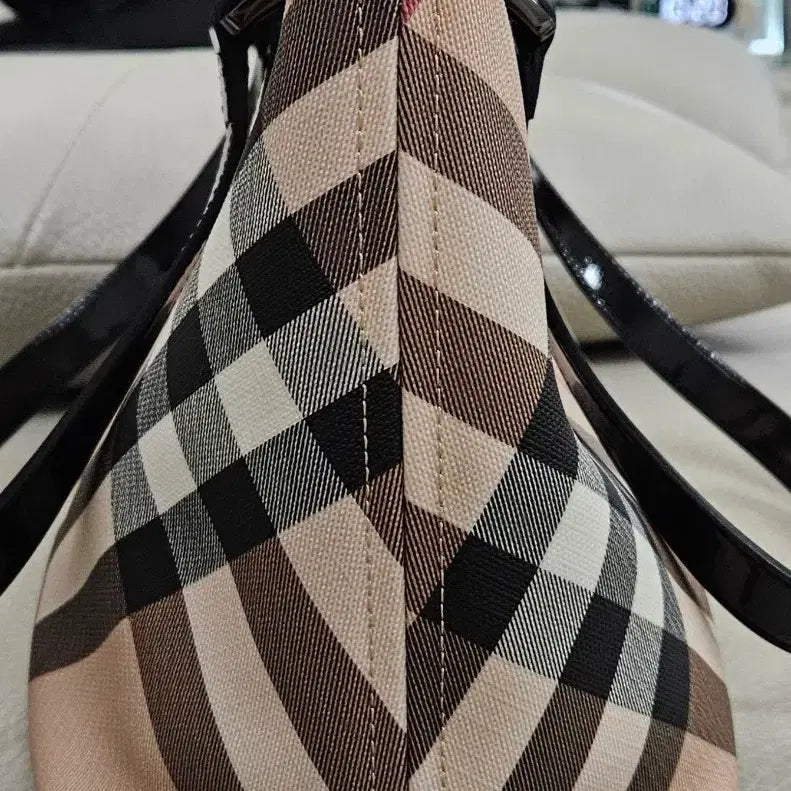 [BUNJANG] Burberry Classic Check Tote Bag / [정품/백화점] S급 버버리 클래식 체크 토트백 (수납 넉넉/미디엄)