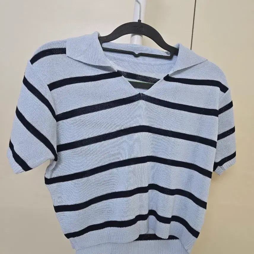 [BUNJANG] Sky Blue Striped Knit Polo Shirt / 반팔 카라 니트 티셔츠 하늘색 스트라이프