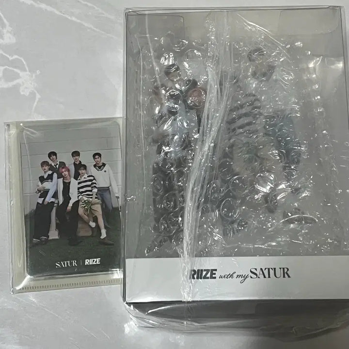 [BUNJANG] RIIZE Setter 26SS Standee + Photocard / 라이즈 세터 26SS 등신대+포토카드 양도