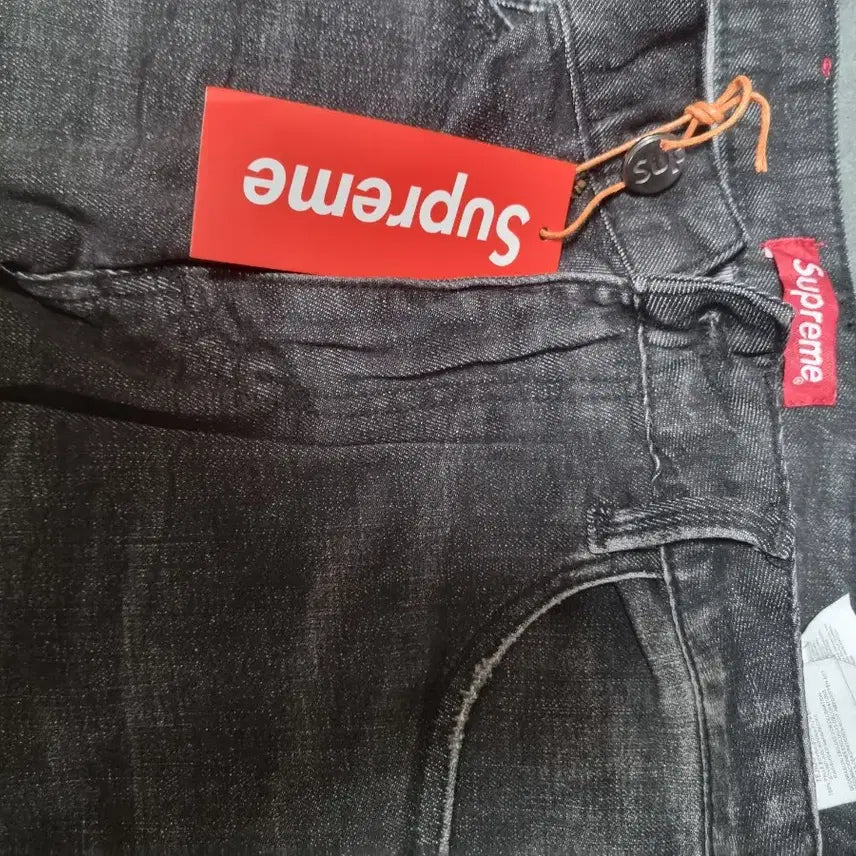 [SOLD OUT] 슈프림 블랙청바지