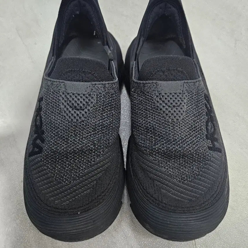 [BUNJANG] Hoka One One Black Slip-on Shoes / 호카 오네오네 검정 슬립온