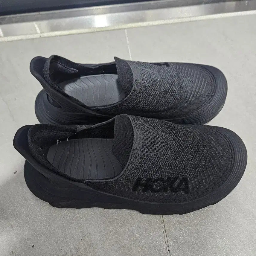 [BUNJANG] Hoka One One Black Slip-on Shoes / 호카 오네오네 검정 슬립온