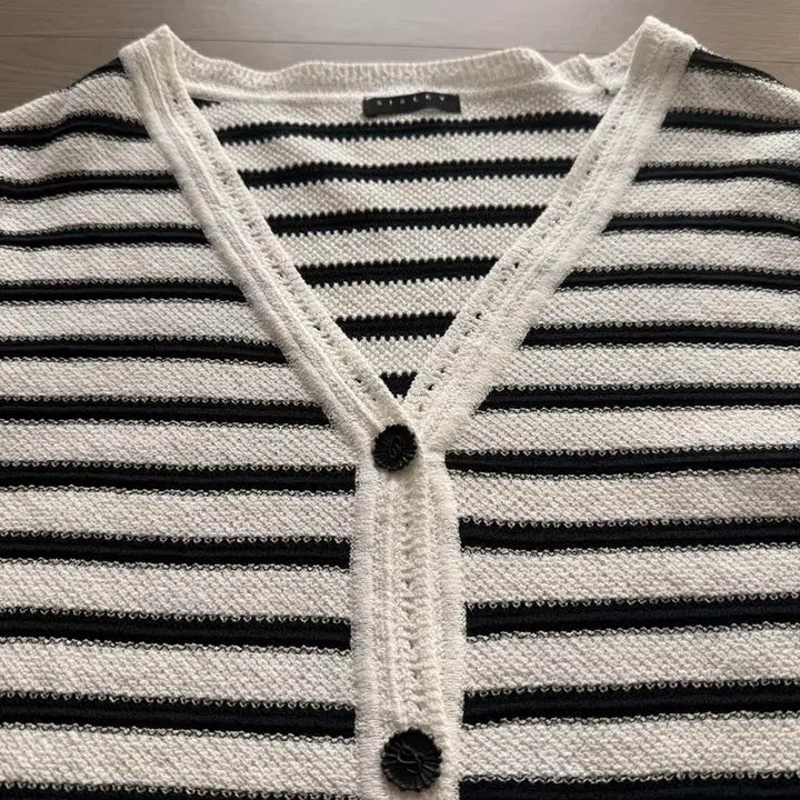 [SOLD OUT] 시슬리 스트라이프 반팔