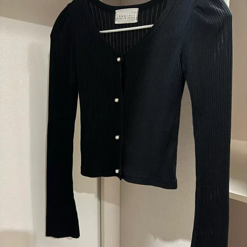 [BUNJANG] Black Pearl Button Cardigan / 블랙 진주 버튼 가디건
