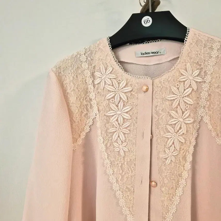 [BUNJANG] Pink Lace Detail Blouse / (Made in Japan) 레이스 디테일 핑크 블라우스 (9BR/55~