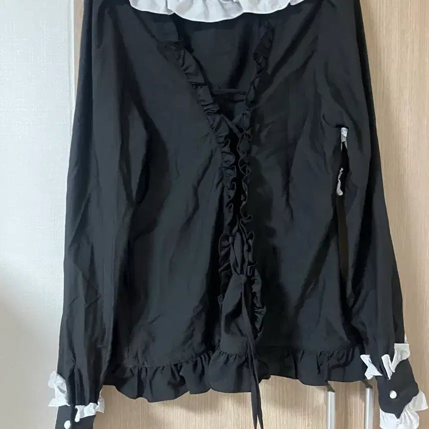 [SOLD OUT] dimmoire 딤모아르 십자가 프릴 블라우스 지뢰계 양산형