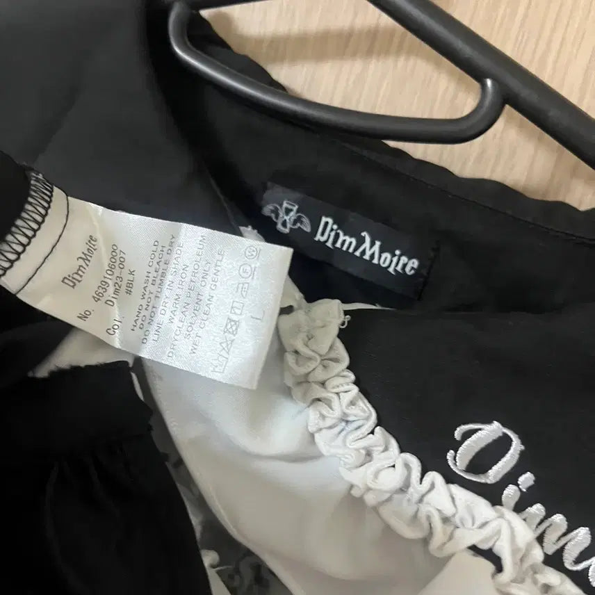 [SOLD OUT] dimmoire 딤모아르 십자가 프릴 블라우스 지뢰계 양산형