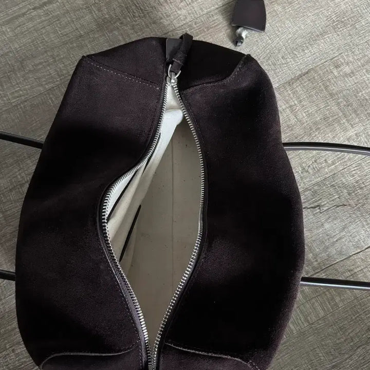 [BUNJANG] Ostkaka Suede Robe Shoulder Bag Tan Brown / 오스트카카 가방