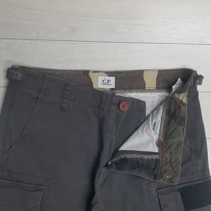 [BUNJANG] C.P Company Four-Way Stretch Cargo Pants (30-31 inch) / C.P 컴퍼니(사방스판) 카고바지 30~31인치(No.201)드라이완료!