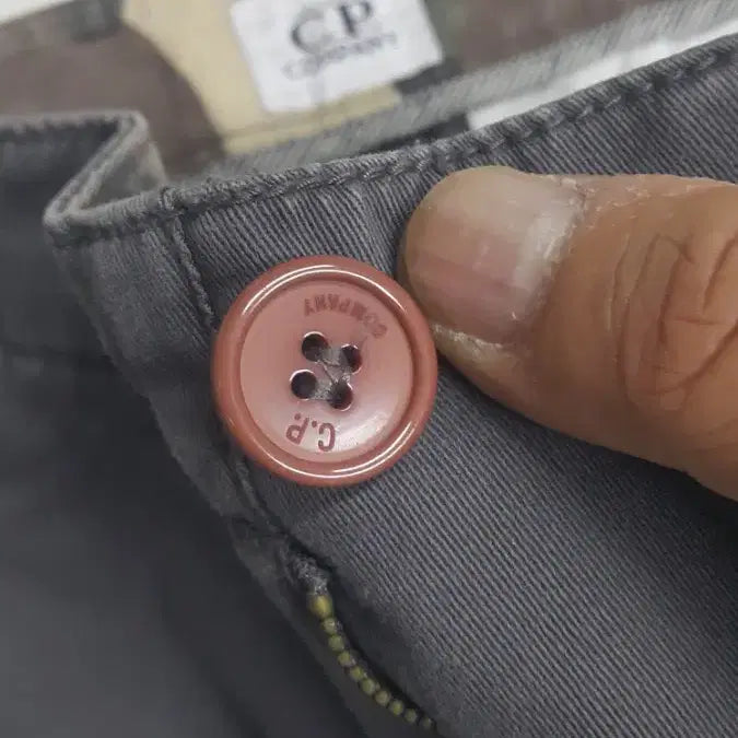 [BUNJANG] C.P Company Four-Way Stretch Cargo Pants (30-31 inch) / C.P 컴퍼니(사방스판) 카고바지 30~31인치(No.201)드라이완료!