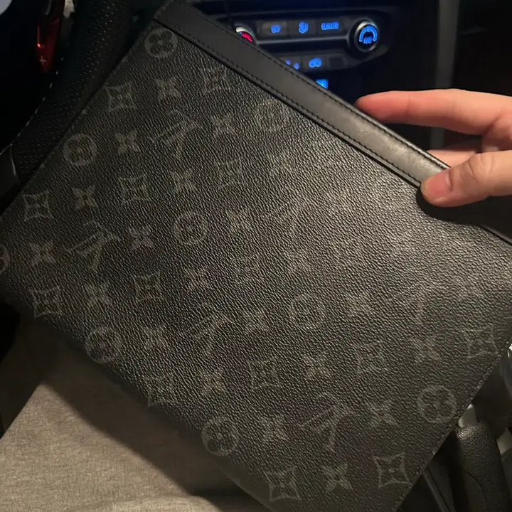 [BUNJANG] Louis Vuitton Monogram Eclipse Clutch / 루이비통 모노그램 이클립스 클러치