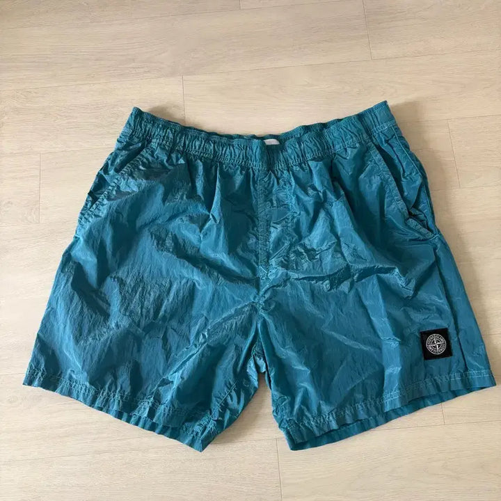 [SOLD OUT] 스톤아일랜드 메탈 반바지 L