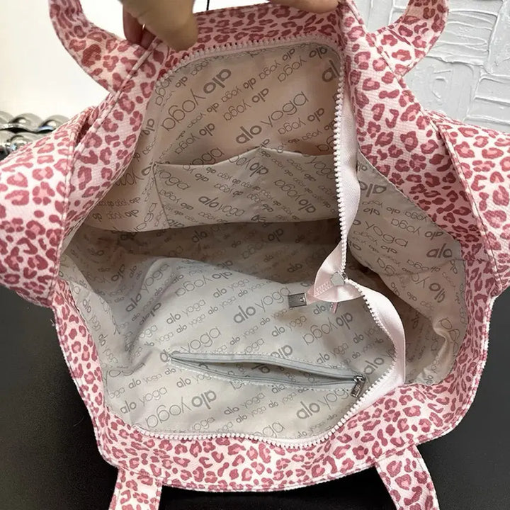 [BUNJANG] ALO White Leopard Pattern Tote Bag / ALO 화이트 레오파드 패턴 토트백