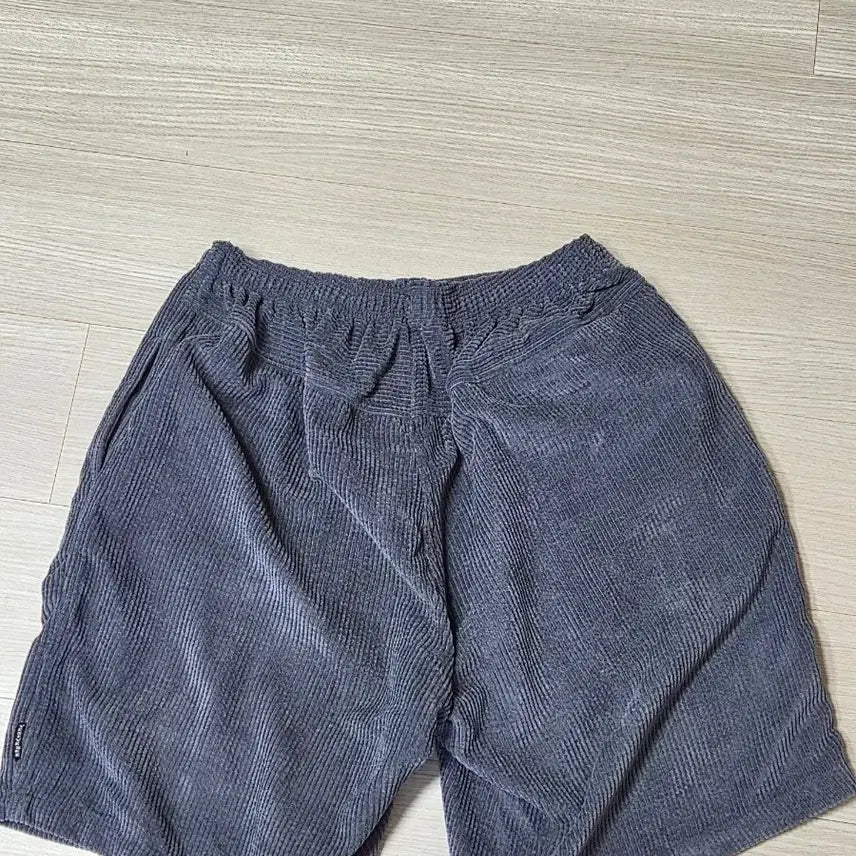 [BUNJANG] YesEyeSee Corduroy Bermuda Shorts M / 예스아이씨 코듀로이 버뮤다 M