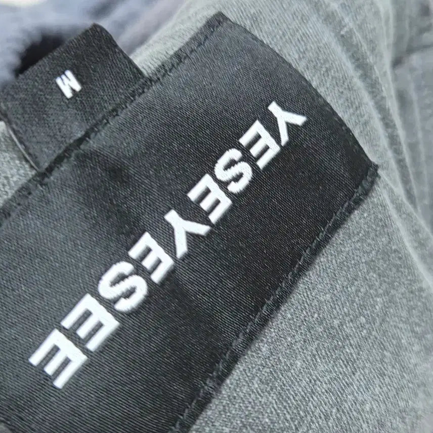 [BUNJANG] YesEyeSee Corduroy Bermuda Shorts M / 예스아이씨 코듀로이 버뮤다 M