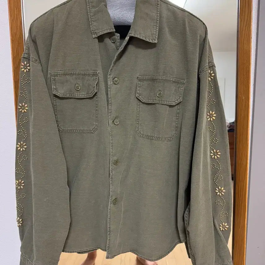 [BUNJANG] Remi Relief Flower Detail Shirt / 레미릴리프 셔츠 m
