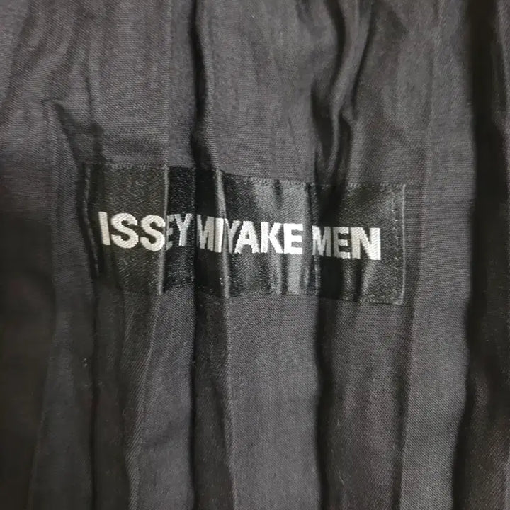 [SOLD OUT] 이세이 미야케 Issey Miyake Men 주름 자켓 블랙