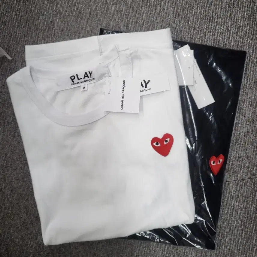[BUNJANG] Comme des Garcons Play T-shirt (Black/White) / 미개봉새상품)꼼데가르송 PLAY 반팔티 (블랙.화이트)