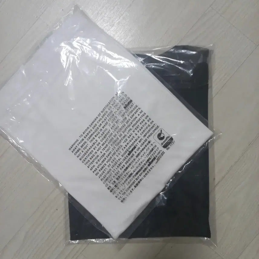 [BUNJANG] Comme des Garcons Play T-shirt (Black/White) / 미개봉새상품)꼼데가르송 PLAY 반팔티 (블랙.화이트)
