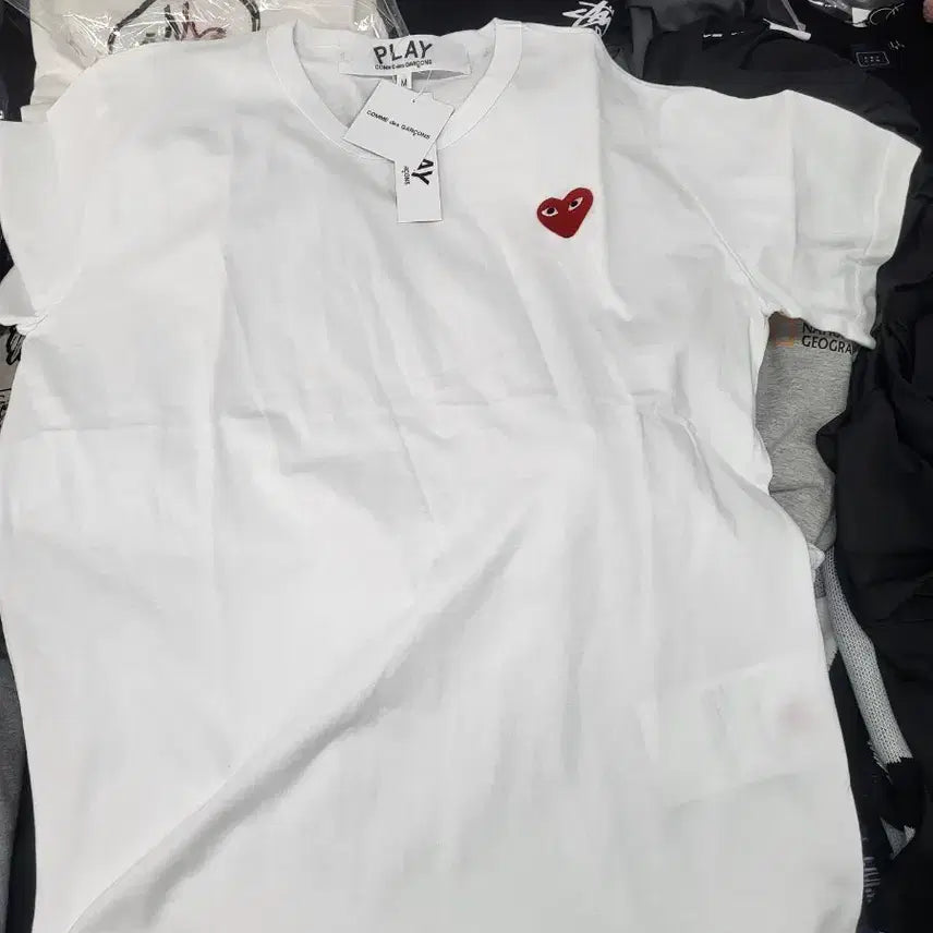 [BUNJANG] Comme des Garcons Play T-shirt (Black/White) / 미개봉새상품)꼼데가르송 PLAY 반팔티 (블랙.화이트)