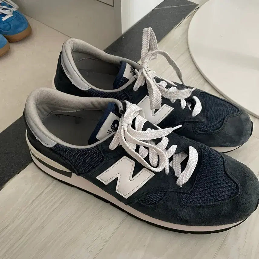[BUNJANG] New Balance M990v1 Navy Sneakers US 11 (290) / 뉴발란스 m990n v1 navy us11 290