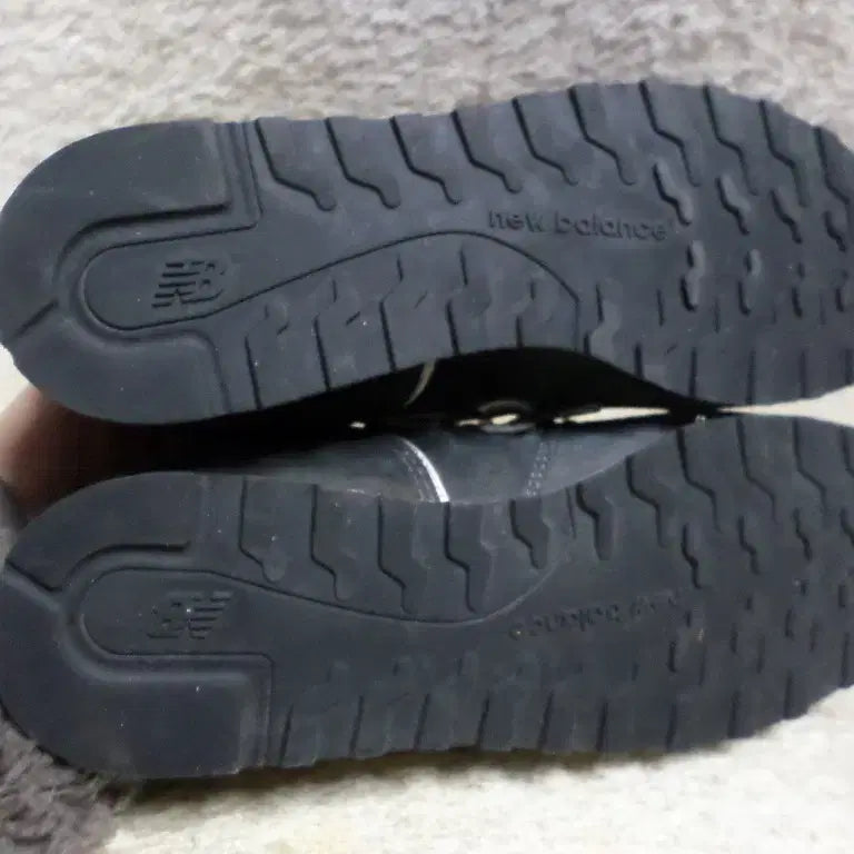 [BUNJANG] New Balance 373 Black Sneakers / 후루룩구제 255 뉴발란스 373 블랙 운동화 스니커즈 중고 신발