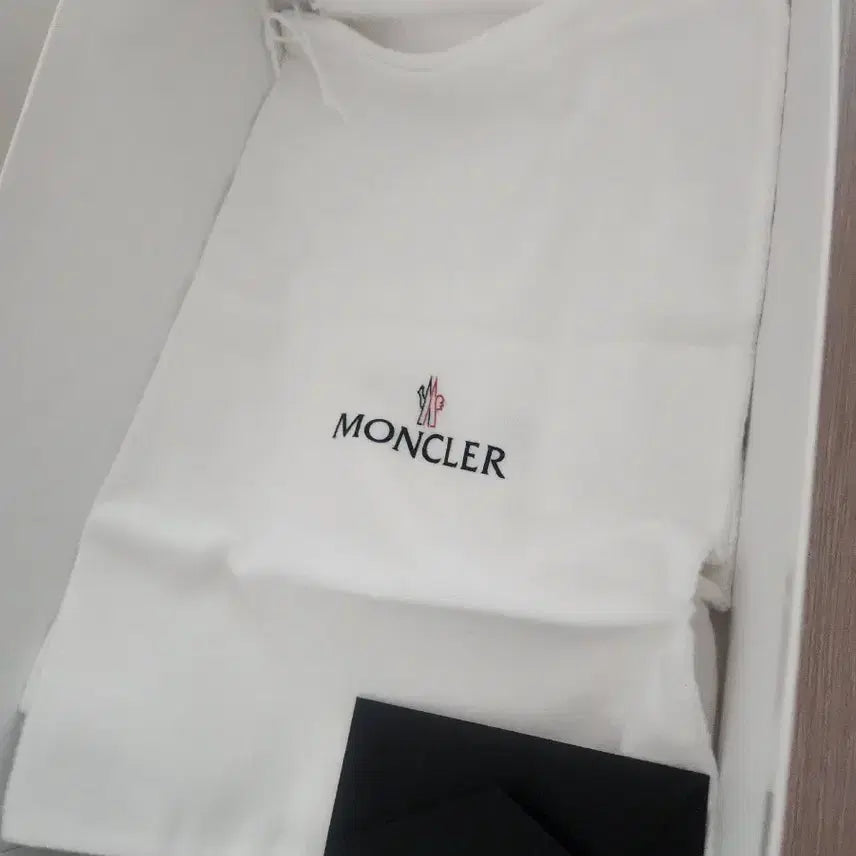 [BUNJANG] Moncler Emilien Low Top Sneakers / 몽클레어 에밀리엔 로우탑 스니커즈 / 260mm (41)
