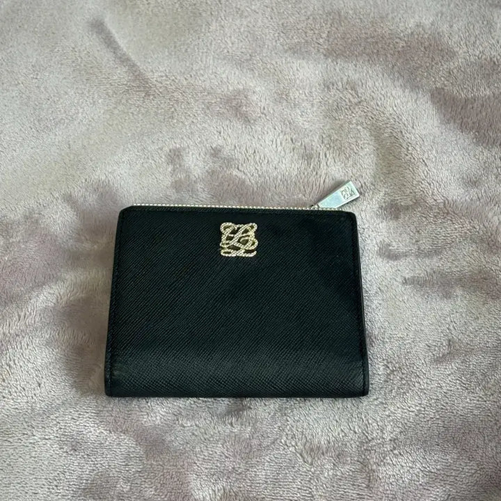 [BUNJANG] Louis Quatorze Gold Bar Bifold Half Wallet Black / 루이까또즈 골드바 바이폴드 하프지갑 블랙