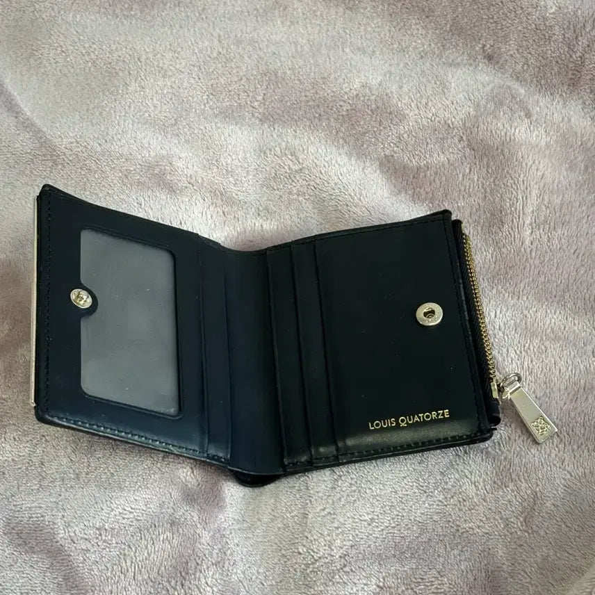 [BUNJANG] Louis Quatorze Gold Bar Bifold Half Wallet Black / 루이까또즈 골드바 바이폴드 하프지갑 블랙