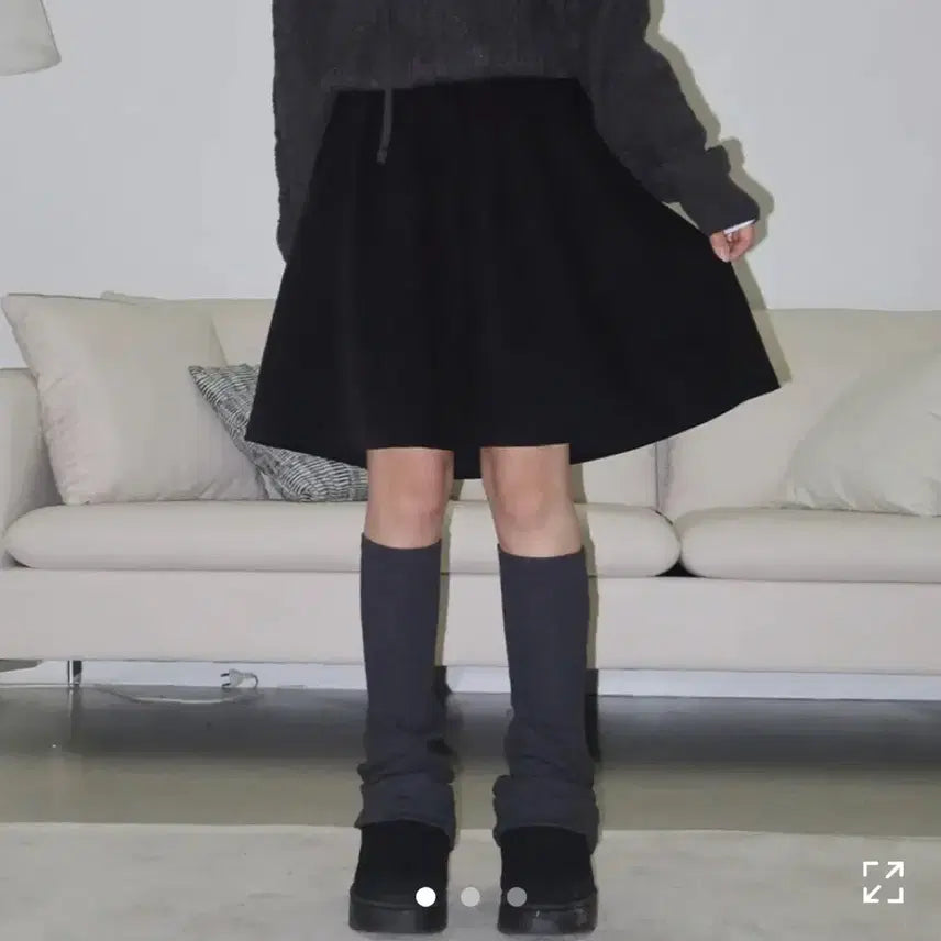 [BUNJANG] Ably Two Years Pleated Midi Skirt / 에이블리 투이어즈 반플리츠 주름 미디 스커트