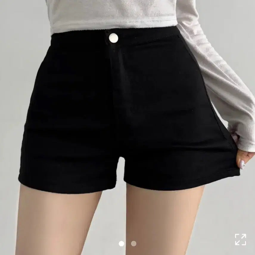 [BUNJANG] Anotherview Debi Black High-Waist Shorts / 에이블리 어나더뷰 데비 블랙 숏팬츠 스판 하이웨스트
