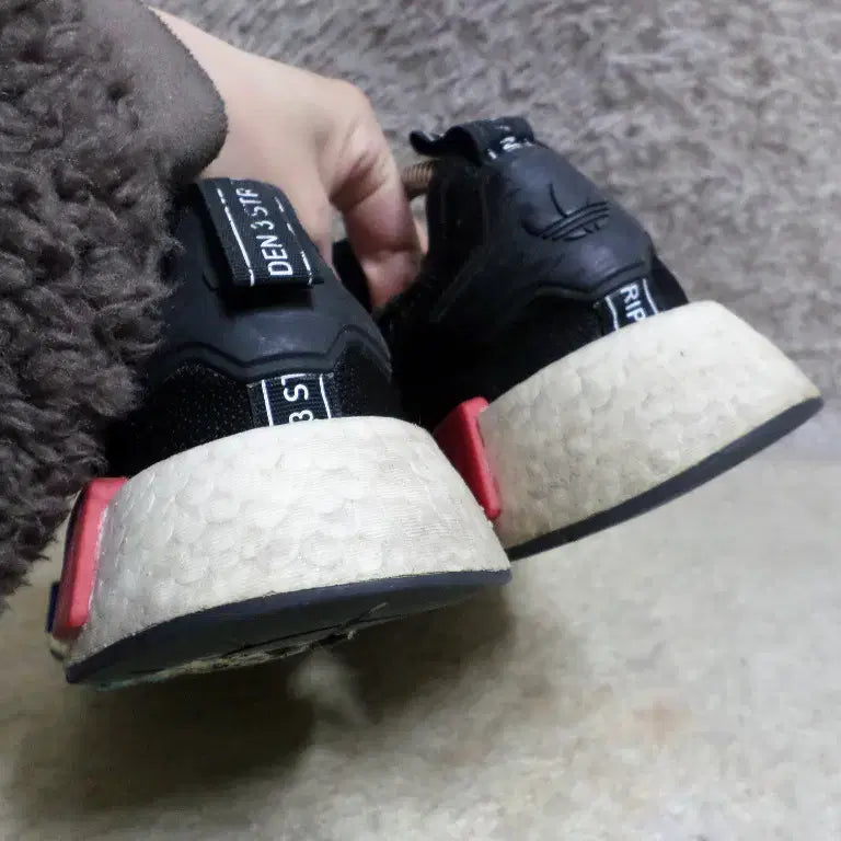 [BUNJANG] Adidas NMD Black Sneakers / 후루룩구제 240 아디다스 노마드 블랙 운동화 중고 신발