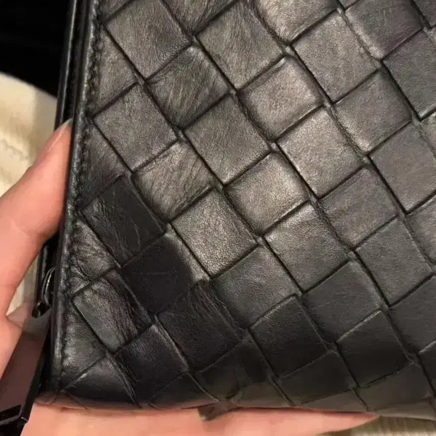 [BUNJANG] Bottega Veneta Black Clutch Bag (Large) / 보테가 베네타 블랙  클러치 백 (큰사이즈)