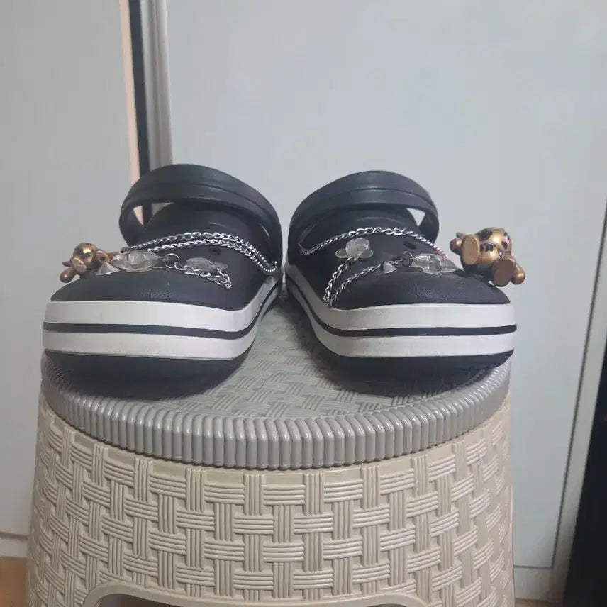 [BUNJANG] Crocs Crocband with Unique Jibbitz Size 10-12 / 크록스  유니크 지비츠 포함 10.12 사이즈