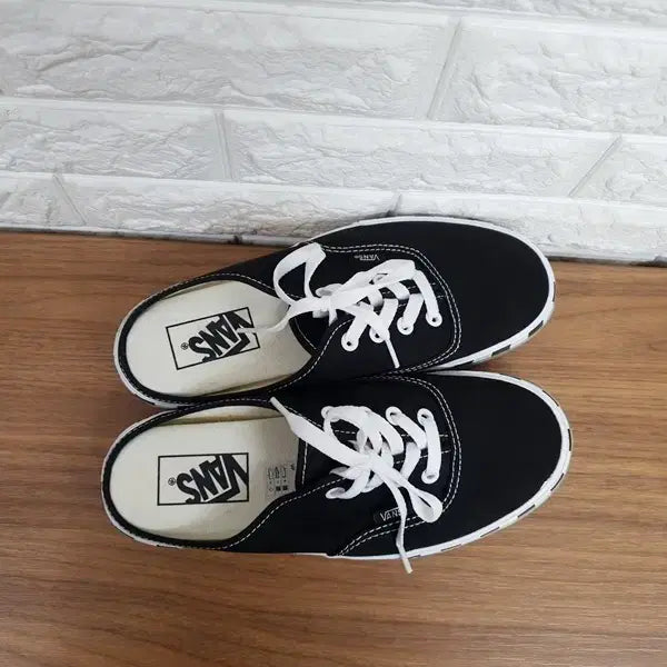 [SOLD OUT] 반스 뮬 스니커즈 240 (미착용)