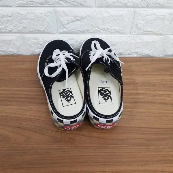 [SOLD OUT] 반스 뮬 스니커즈 240 (미착용)