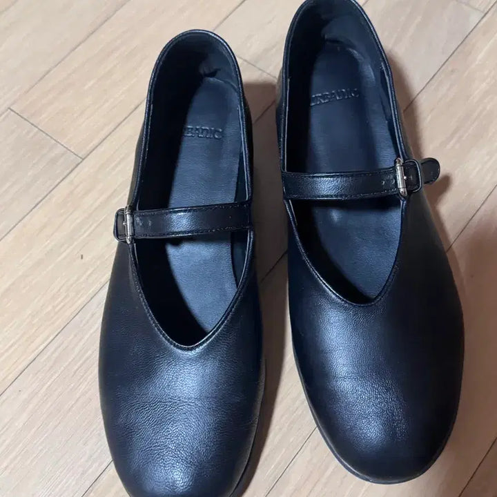 [SOLD OUT] 얼바닉 비브람 메리제인 매트 240