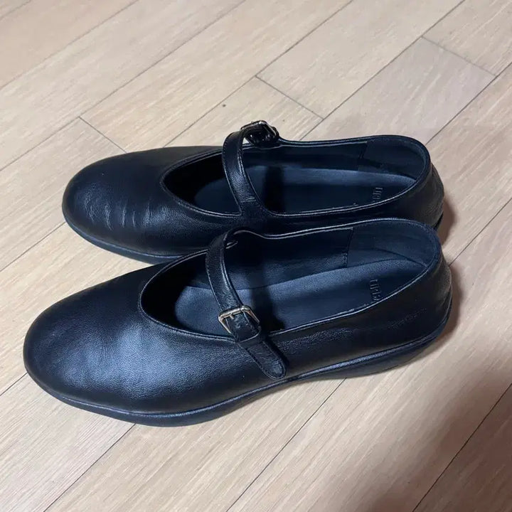 [SOLD OUT] 얼바닉 비브람 메리제인 매트 240